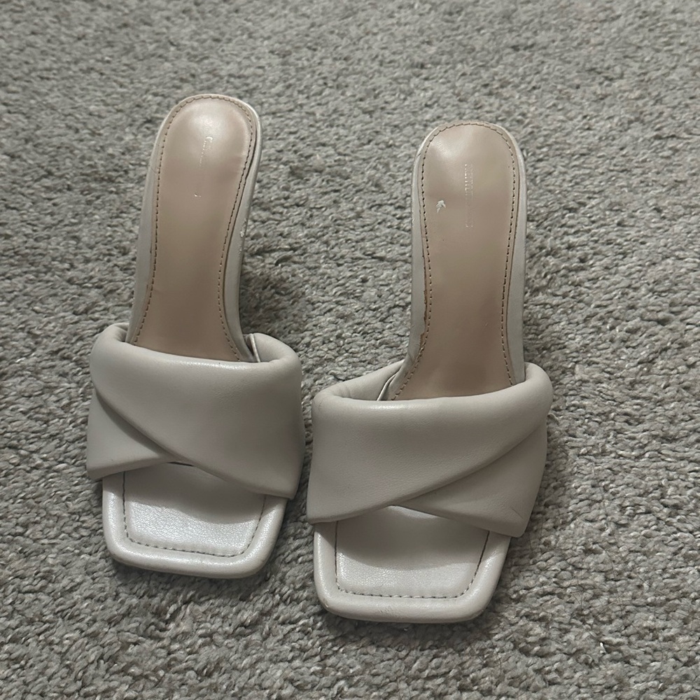 Women’s Cream Slide Sandals with Knotted Strap